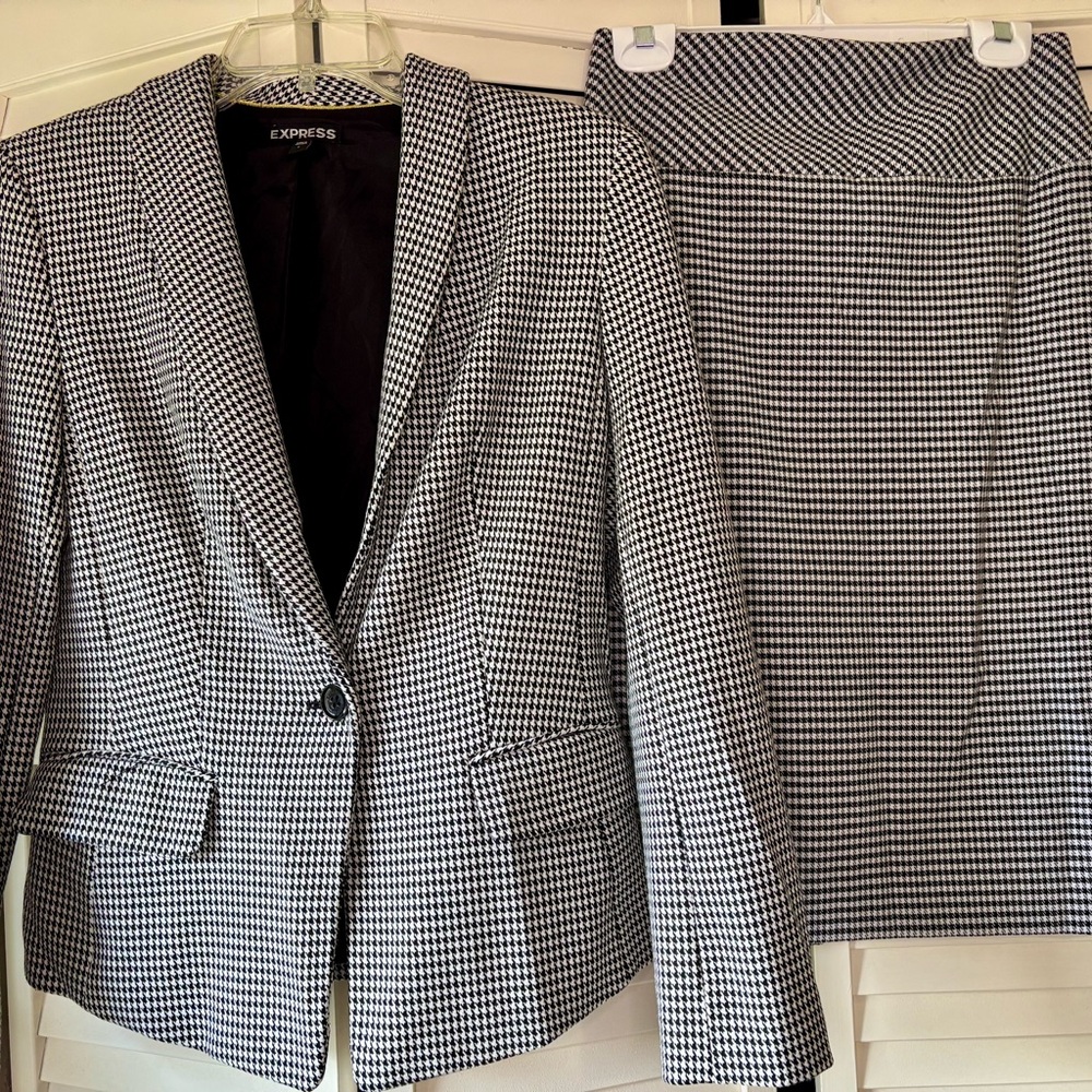 Express Monochrome Houndstooth Blazer & Skirt Suit